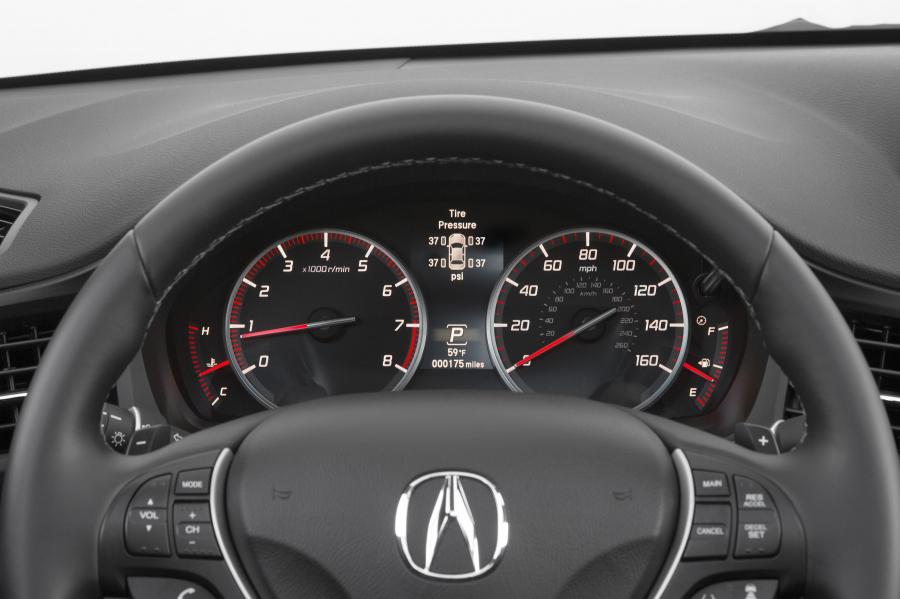 Панель приборов Acura ILX A-Spec (DE) 2015 года  (фото 24 из 42)